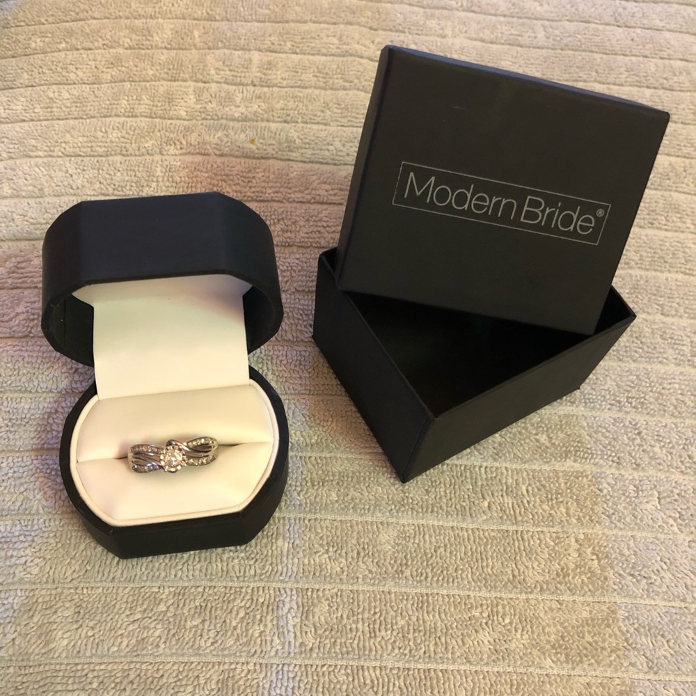 New 1/4 Carrot Diamond Ring Amazing white gold - Picture 5 of 5